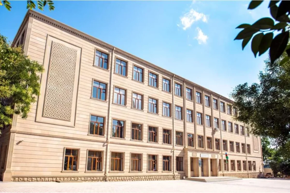 207 nömrəli məktəbdə insident - Şagirdlər mühafizəçiyə hücum ÇƏKDİ