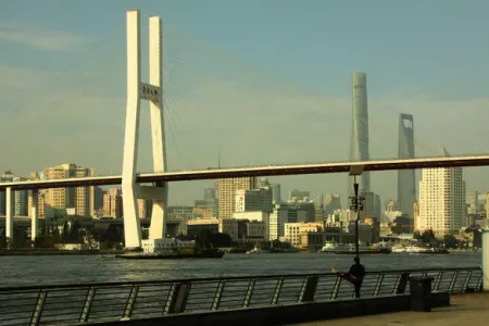 Çində tarixi binanın yeri robotlar vasitəsilə dəyişdirildi