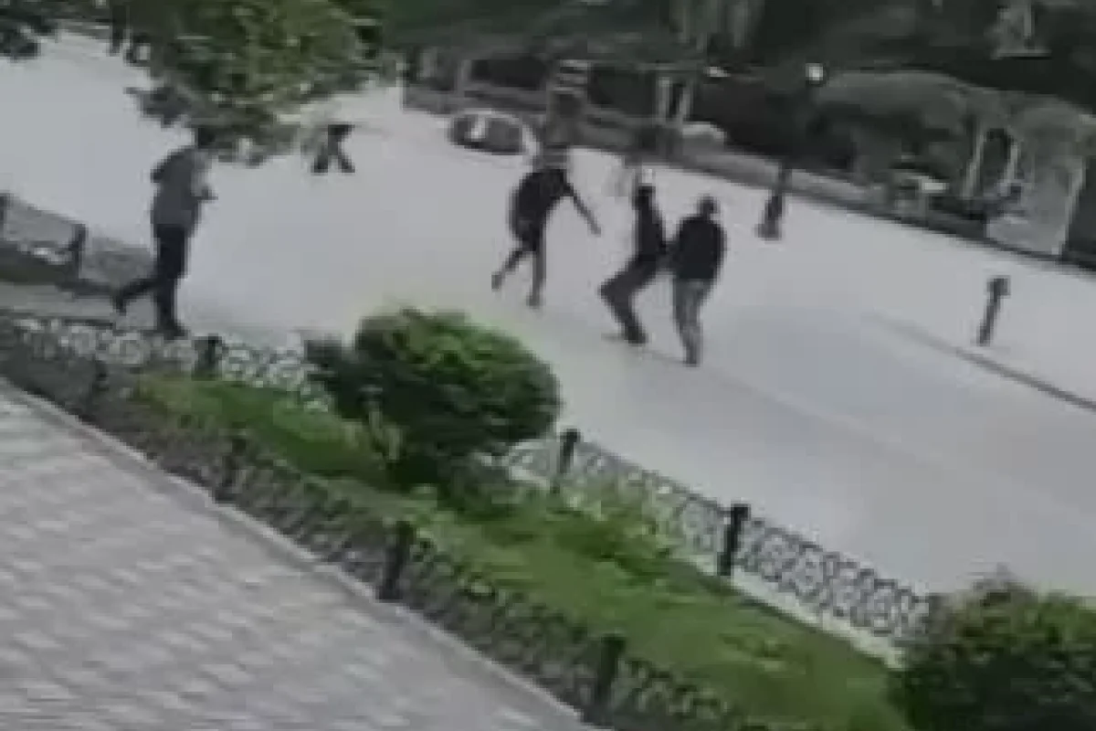 Gəncədə ölümlə bitən bıçaqlaşmanın görüntüsü - VİDEO (23+)