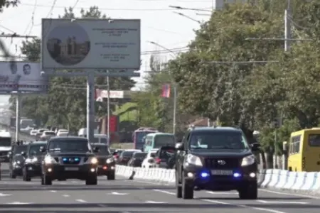 Paşinyanın korteji qəzaya DÜŞDÜ