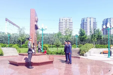 Azərbaycan HHQ komandanı Özbəkistana səfər etdi