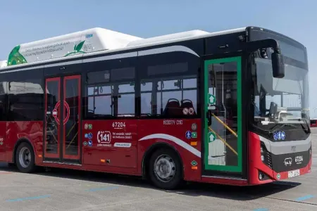 “BakuBus” “Ford”la toqquşdu, - meyvələr yola dağıldı