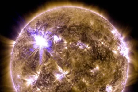 Günəşdə güclü partlayış oldu