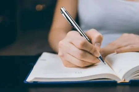 Universitetdə BİABIRÇILIQ: - tələbə qız...
