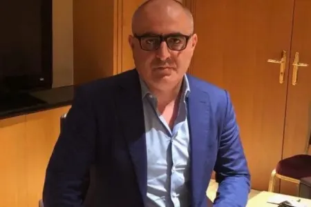 Deputat öldürüldü