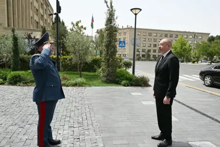 İlham Əliyev DGK-nın inzibati binasının açılışında iştirak etdi