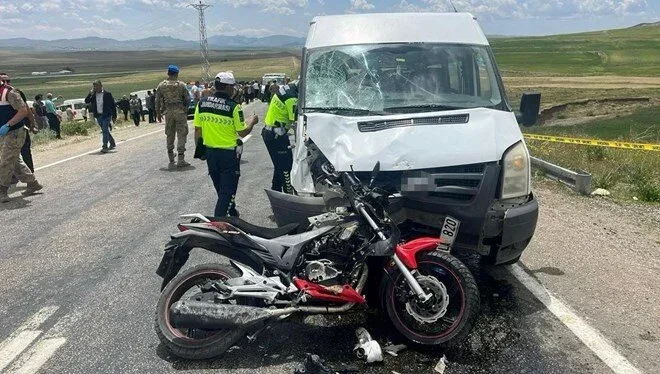 Motosiklet və avtobus toqquşdu: - Ölənlər var