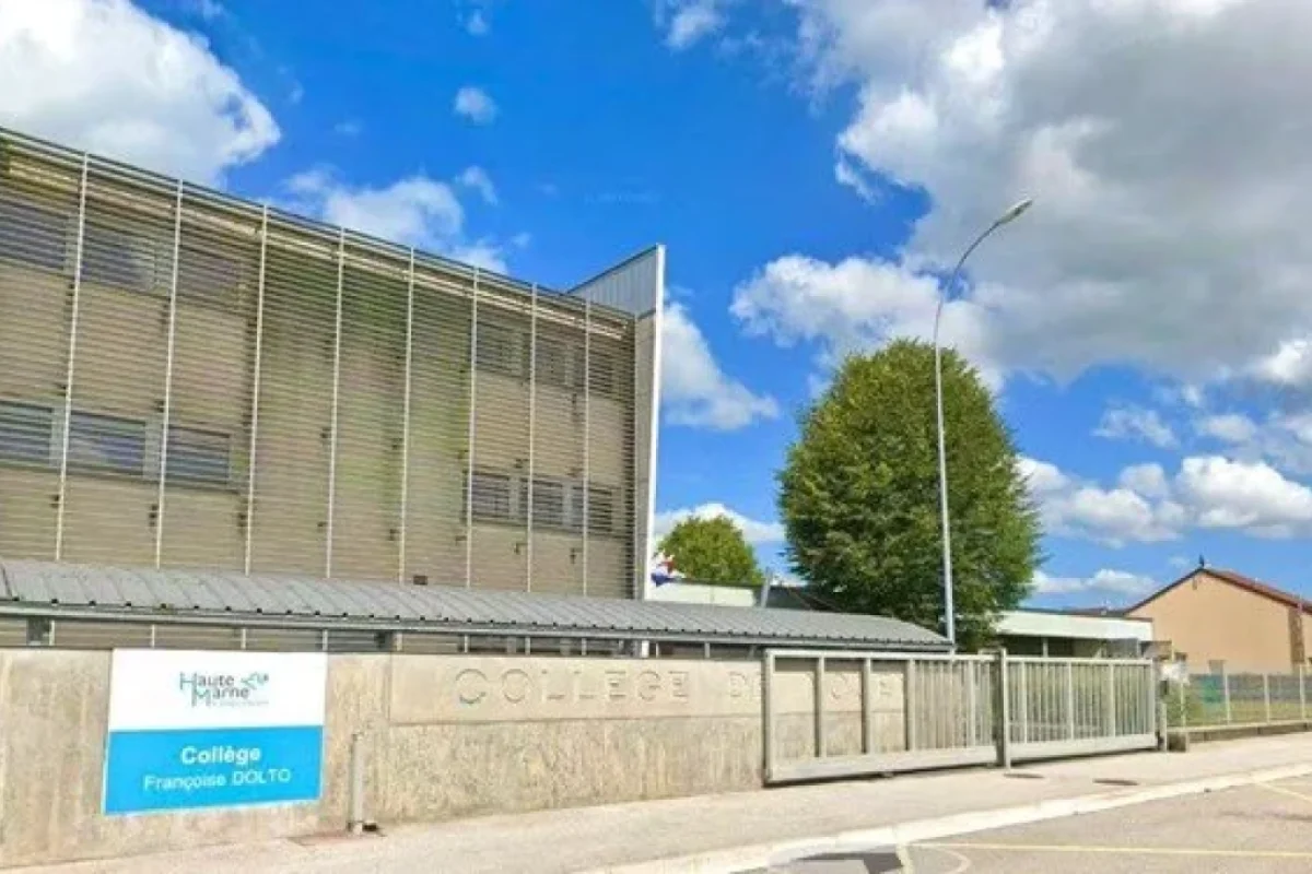 Şagird müəllimi öldürdü