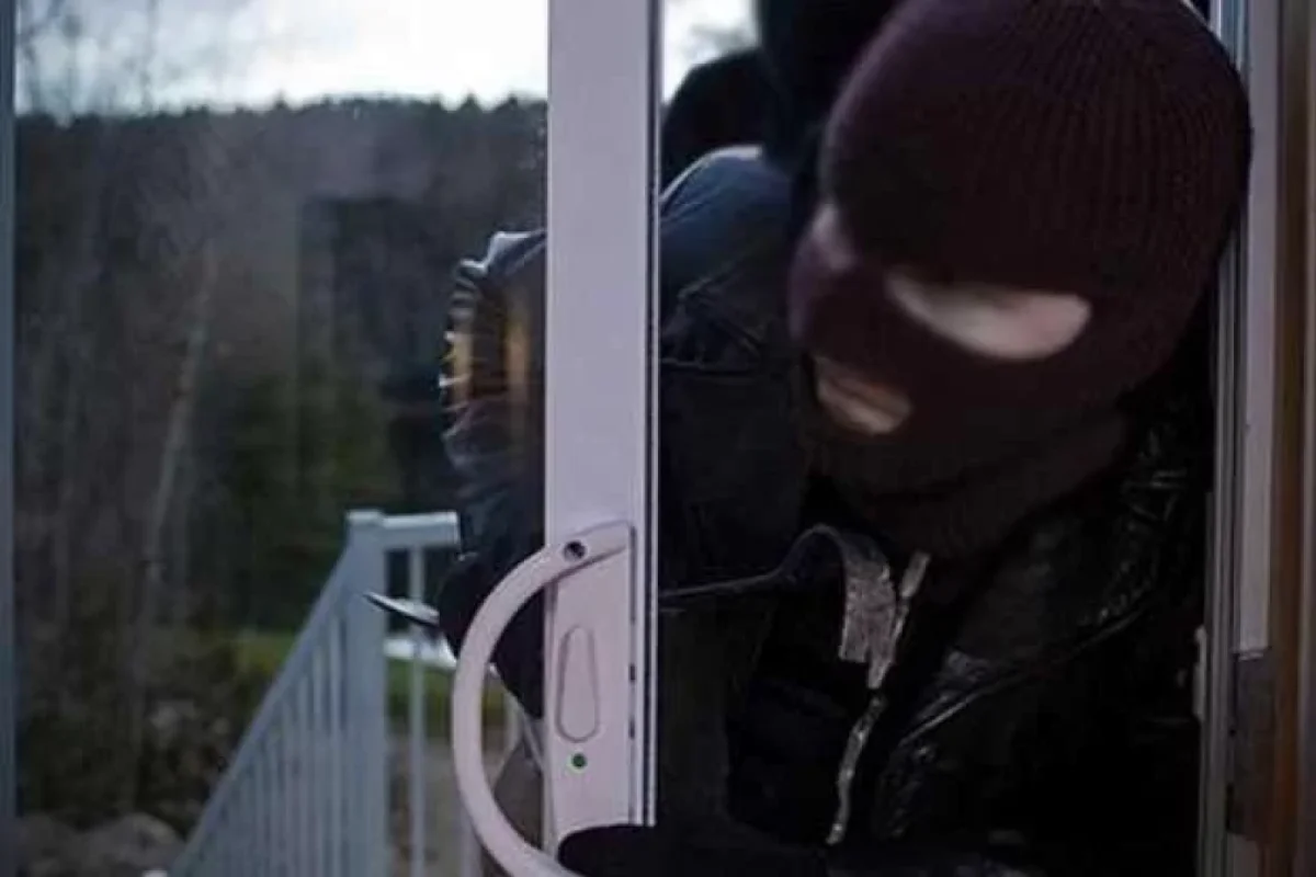 Mağazalardan oğurluq edən şəxs saxlanıldı