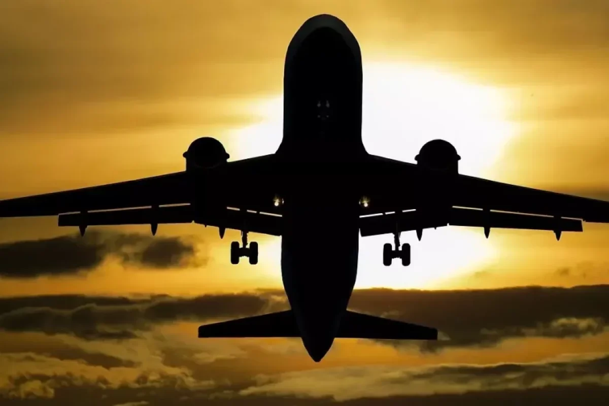 AZAL-ın təyyarəsi İrana niyə təcili eniş edib? - TƏFƏRRÜAT