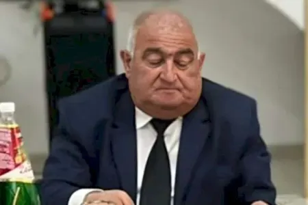 Sayt rəhbərinə 10, oğluna 5 il həbs - Məhkəmə