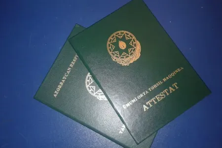 Bakıda şagirdlərdən attestat üçün pul yığılır? - İDDİA