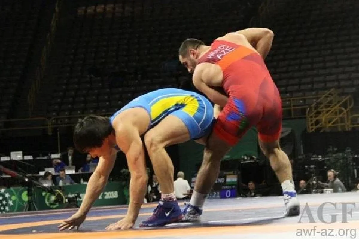 Olimpiya çempionunun iki medalı ləğv edildi