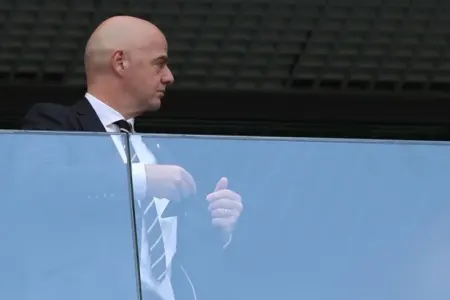 FIFA dünya çempionatının açılış matçına bilet sata bilmir