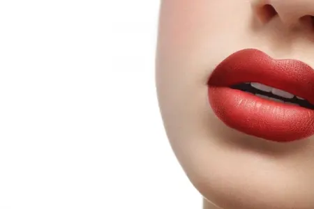 Bu şəxslərə dodaq dolğusu olmaz