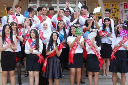 Sabah məktəblərdə "Son zəng"dir