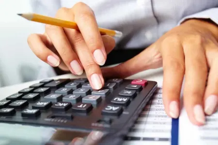 Azərbaycanda bu şəxslərin maaşı 1100 manat OLDU - RƏSMİ