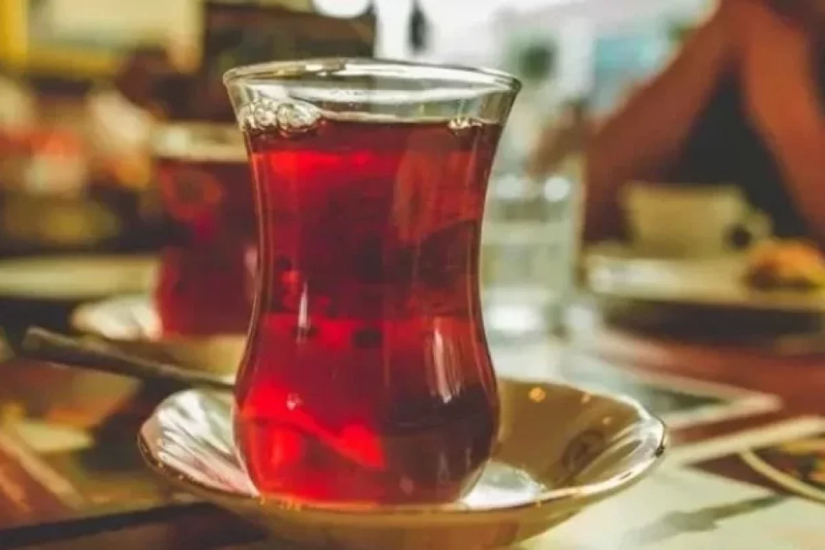 Yeməkdən sonra çay içmək zərərlidir?