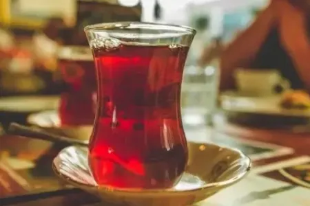 Yeməkdən sonra çay içmək zərərlidir?