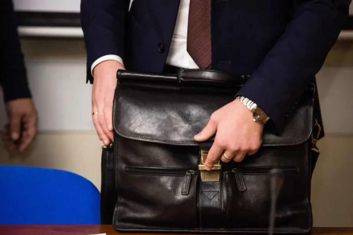 Azərbaycanda vəzifəli şəxslər cərimələndi - SƏBƏB