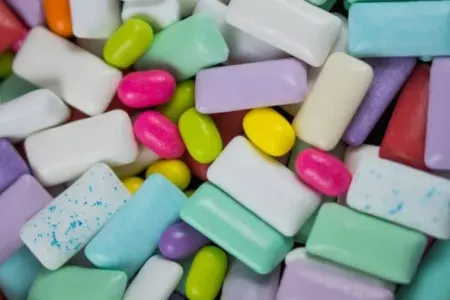 Şəkərsiz saqqızlar həqiqətən zərərsizdirmi?