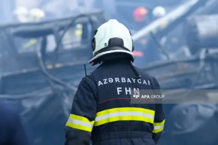 Saatlıda ev yanıb