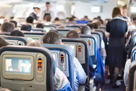 Təyyarədə asayişi pozanlara yeni cərimə tətbiq edildi