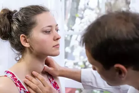 Dəriniz quru və cansızdır? - Bu xəstəlik səbəb ola bilər!