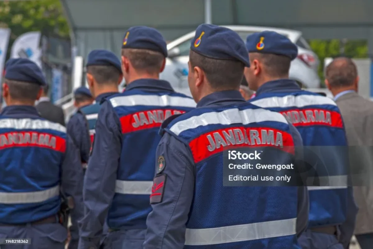 Sevgilisinin atasını və qardaşını - GÜLLƏLƏDİ