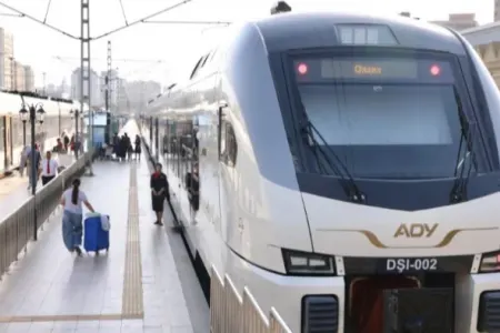 Bakı-Qazax sürətli sərnişin qatarı istifadəyə verildi