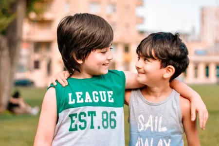 Yaşından böyük davranan uşaqlar...