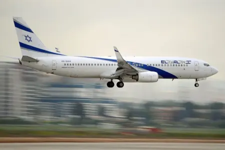 İsrail bütün uçuşları ləğv etdi