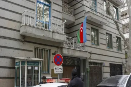 İrandakı səfirliyimizin əməkdaşları və ailə üzvləri Azərbaycana gətirilib