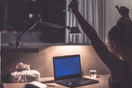 Gecə çalışan qadınlarda bu xəstəlik yaranır - TƏDQİQAT