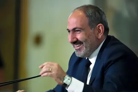 "Həmişə qaçmışam, indi də qaçıram" - Paşinyan