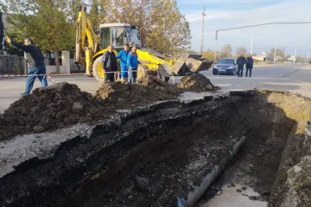 Magistral su boru xətti partladı