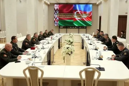 Azərbaycan və Belarus müdafiə nazirləri görüşdü