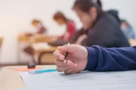 Bu 2 məktəbin heç bir şagirdi universitetə daxil olmadı