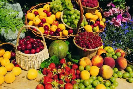 Məhsul bol, qiymətlər yüksək - meyvə-tərəvəz niyə ucuzlaşmır?