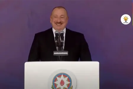 Prezidentin çıxışı zamanı - MARAQLI ANLAR YAŞANDI