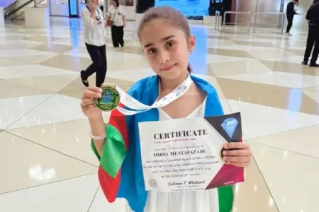 Azərbaycanlı məktəbli ölkəyə qızıl medal gətirdi