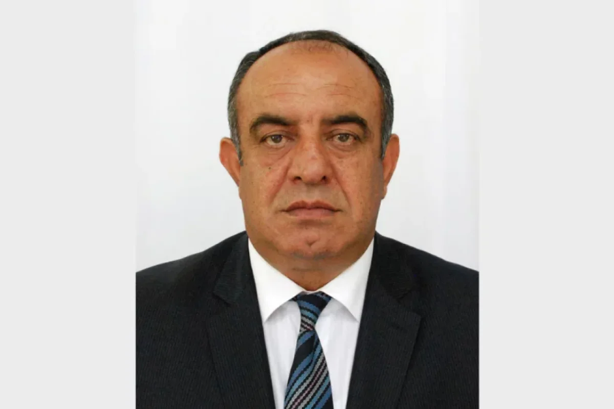 Saxlanılan icra başçısı bu yüksək vəzifəli şəxsin yaxın qohumudur