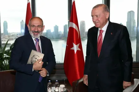 Ərdoğanla Paşinyan arasında görüş BAŞLADI