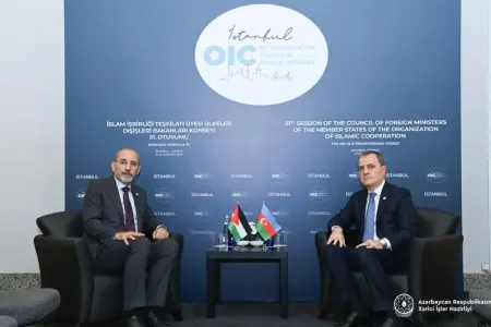 Ceyhun Bayramov iordaniyalı həmkarı ilə görüşdü