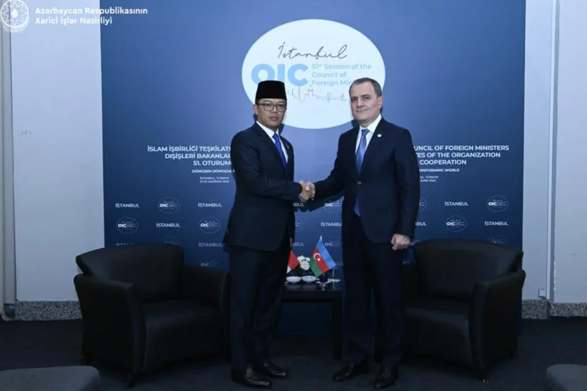 Ceyhun Bayramov indoneziyalı həmkarı ilə görüşdü