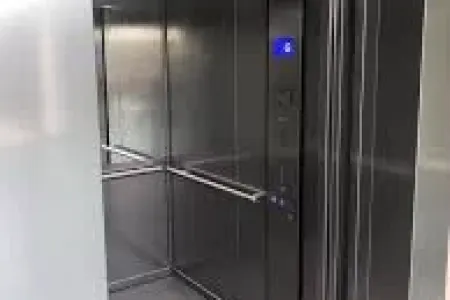 Bakıda liftdə köməksiz qalan 2 nəfər xilas edildi
