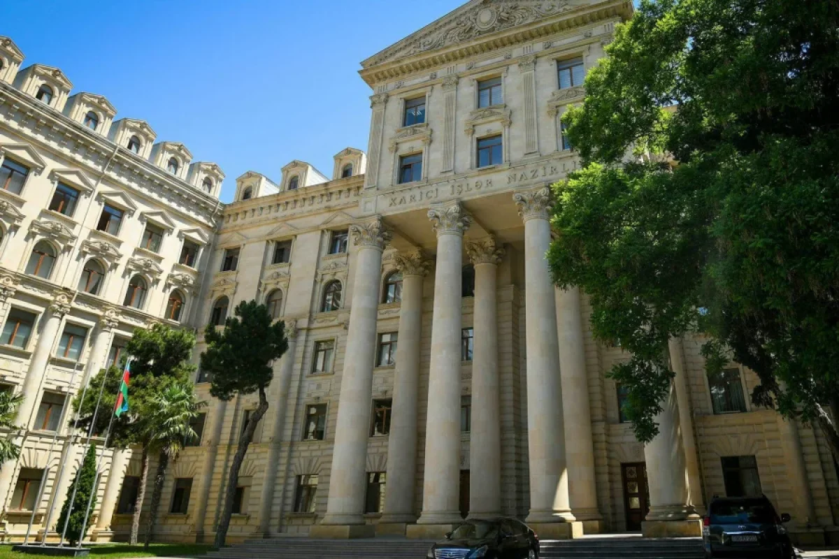 XİN Lüksemburqu təbrik etdi