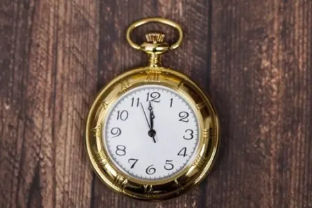 Azərbaycanda 15 minə cib saatı satılır