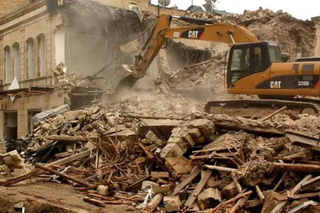 Bakının bu rayonlarında qəzalı binalar - SÖKÜLƏCƏK