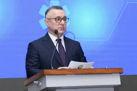 Səhiyyə naziri məhkəməyə verildi